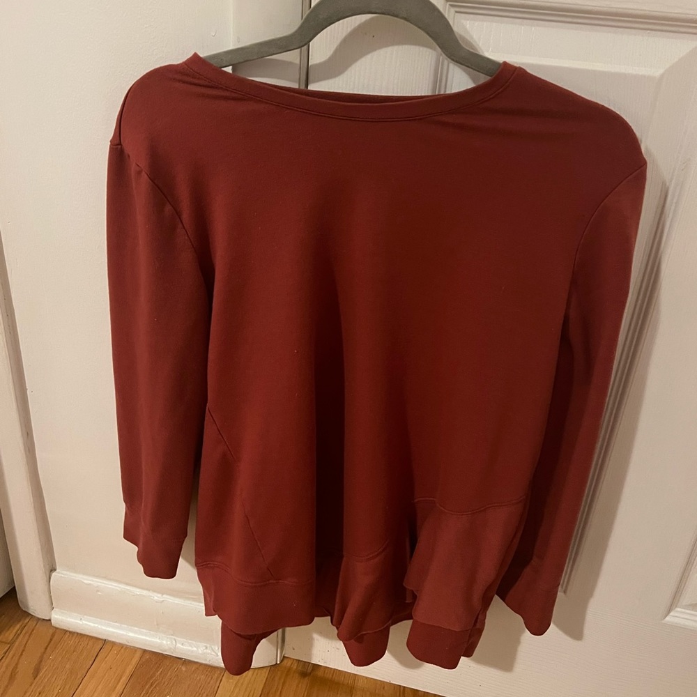 Red Simply Vera Wang Top with Mid Length Sleeves